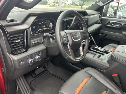 Used 2025 GMC Sierra 2500 AT4 w/ AT4 Premium Plus Package AWD/4WD image 11