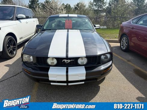 Used 2007 Ford Mustang Deluxe image 2