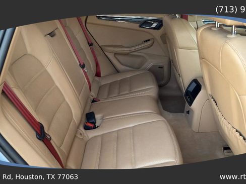 Used 2015 Porsche Macan Turbo image 38