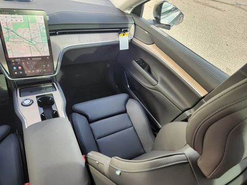 New 2025 Volvo EX90 Plus image 13