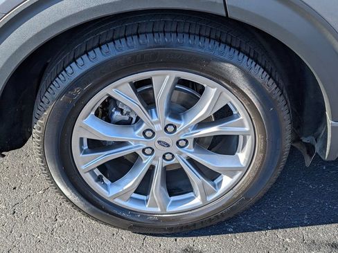 Used 2022 Ford Explorer XLT w/ Equipment Group 202A image 26