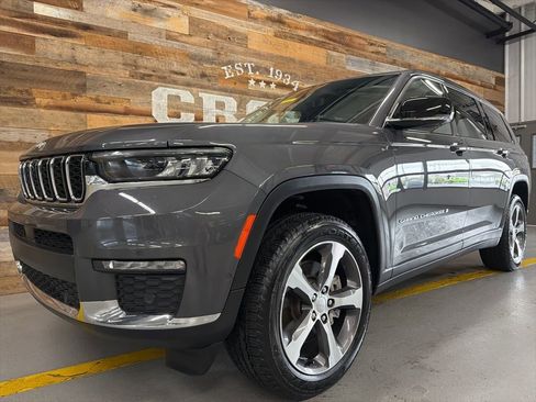 Used 2023 Jeep Grand Cherokee L Limited w/ Luxury Tech Group II image 14