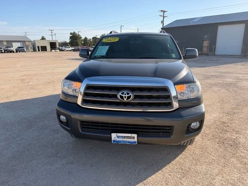 Used 2015 Toyota Sequoia SR5 w/ Premium Package RWD image 2