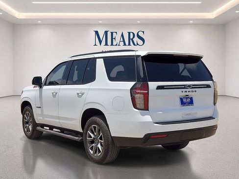 Used 2024 Chevrolet Tahoe Z71 w/ Luxury Package AWD/4WD image 3