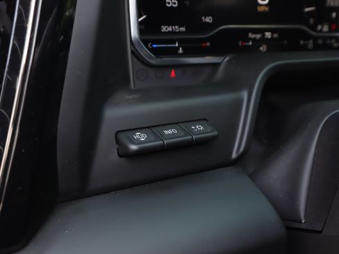 Used 2024 GMC Sierra 1500 AT4 w/ Technology Package AWD/4WD image 24