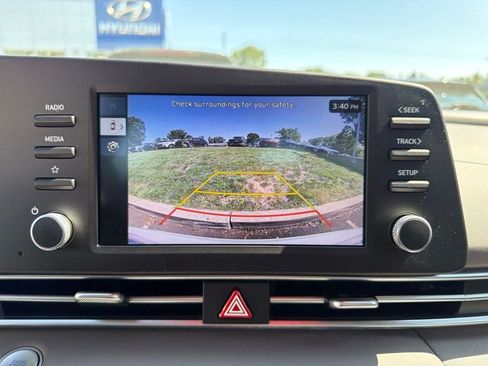 Certified 2025 Hyundai Elantra Hybrid FWD image 23
