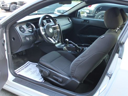 Used 2013 Ford Mustang GT RWD image 18