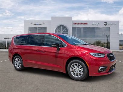 New 2026 Chrysler Pacifica Select