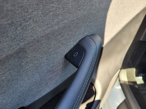 Used 2025 Tesla Model 3 Long Range RWD image 26
