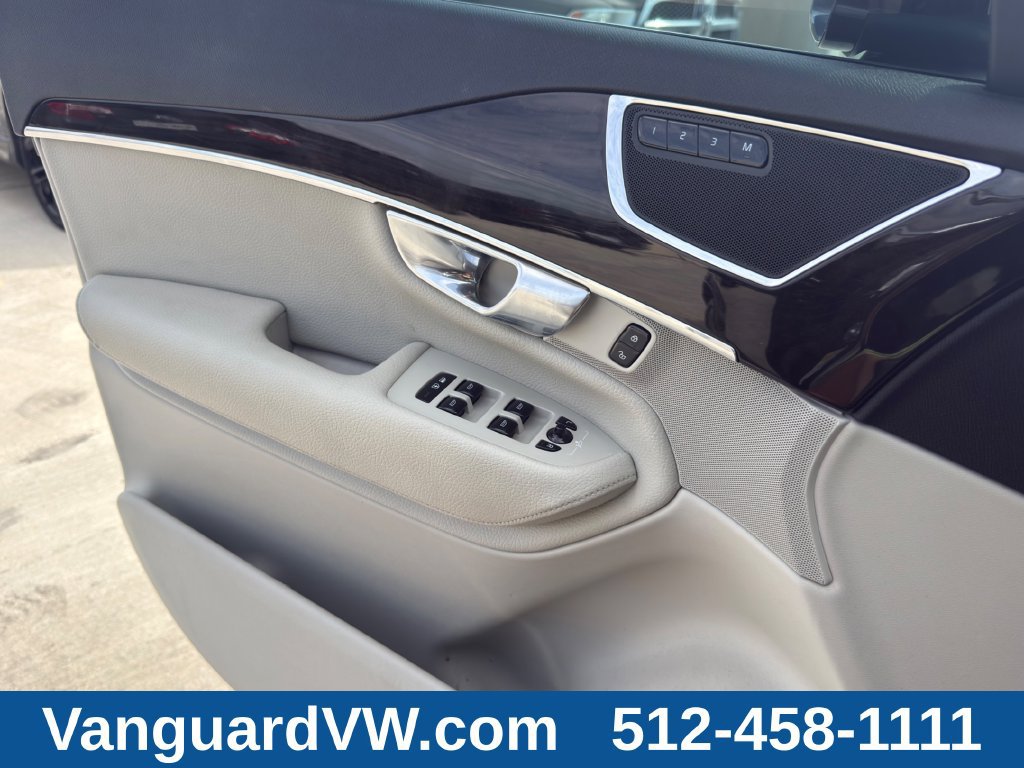 Used 2018 Volvo XC90 T6 Momentum w/ Convenience Package AWD/4WD image 21