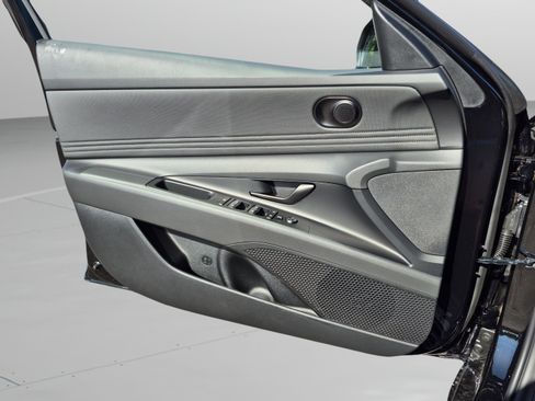 New 2026 Hyundai Elantra SEL Sport FWD image 22