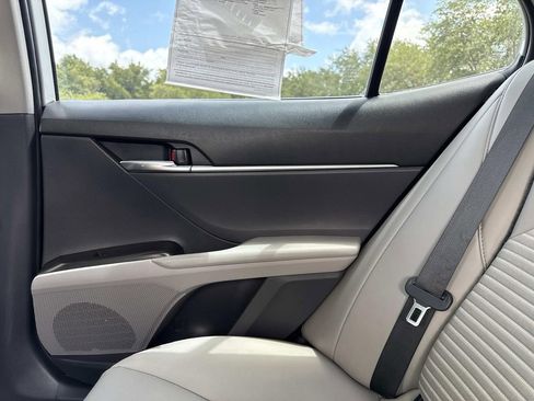 Used 2023 Toyota Camry SE FWD image 14