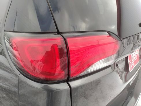 Used 2018 Chrysler Pacifica Touring Plus w/ S Appearance Package image 18