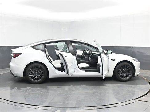 Used 2025 Tesla Model 3 Long Range image 47