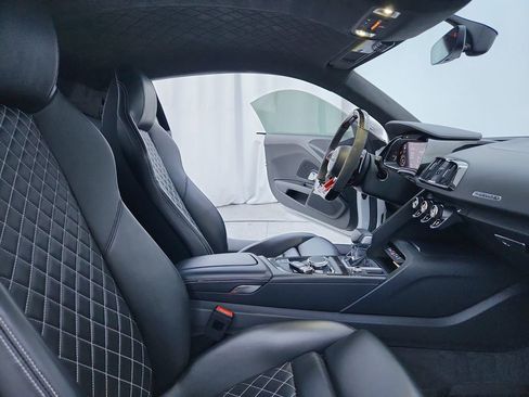 Used 2018 Audi R8 V10 plus image 23
