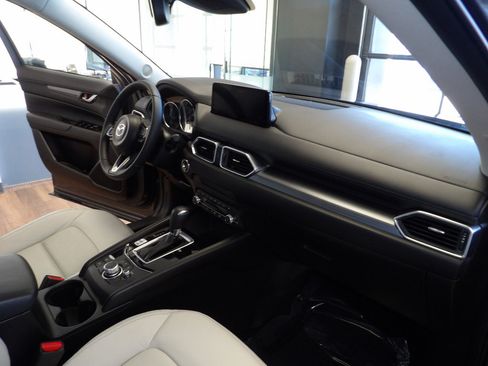 Certified 2024 MAZDA CX-5 AWD 2.5 S w/ Preferred Package image 13