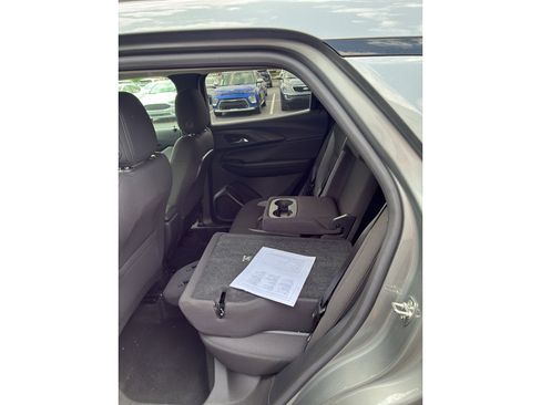 Used 2024 Chevrolet TrailBlazer LT w/ Convenience Package AWD/4WD image 11