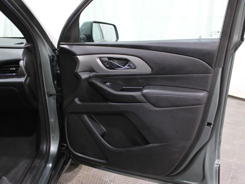 Used 2023 Chevrolet Traverse LT image 33