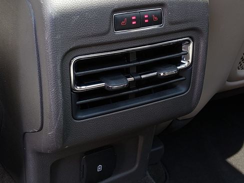 Used 2021 Lincoln Corsair AWD w/ Premium Package image 15