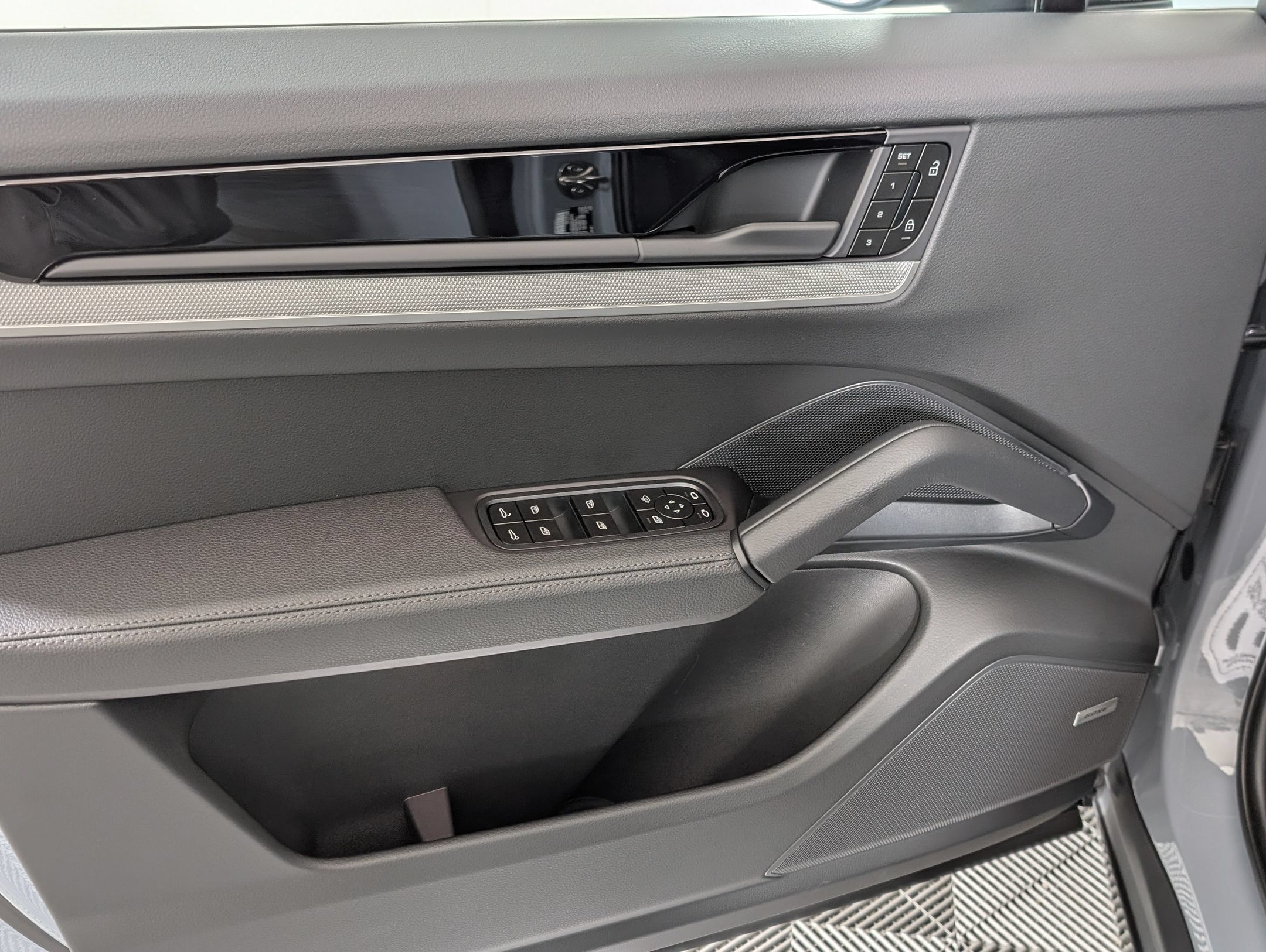 Certified 2026 Porsche Cayenne AWD/4WD image 16