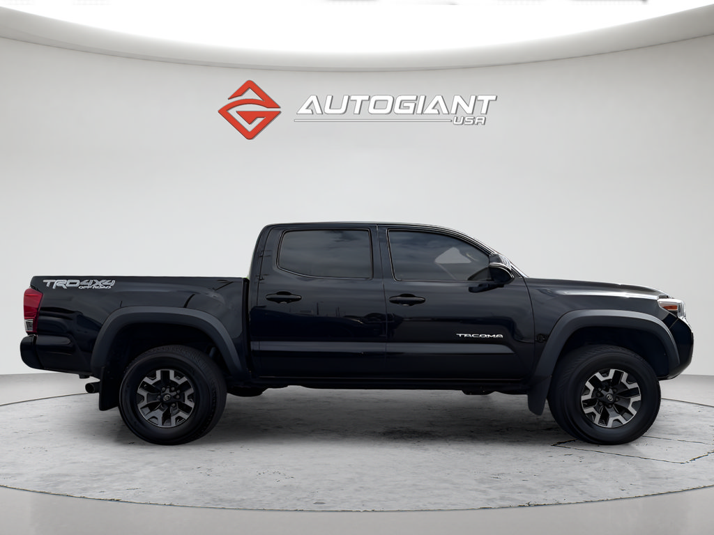 Used 2016 Toyota Tacoma TRD Off-Road AWD/4WD image 9