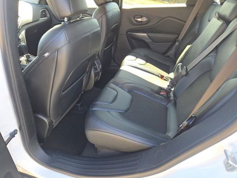 Used 2020 Jeep Cherokee Latitude Plus w/ Cold Weather Group image 16