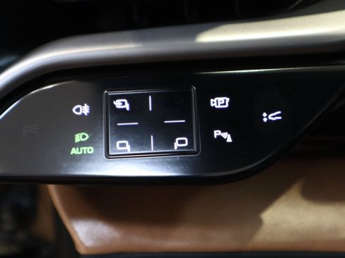Used 2022 Ferrari SF90 Spider AWD/4WD image 22