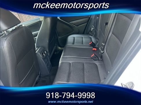 Used 2016 Volkswagen Tiguan S image 4
