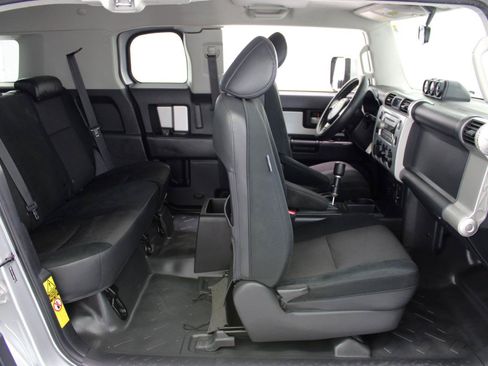 Used 2008 Toyota FJ Cruiser 2WD image 39