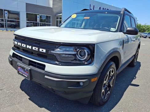 Certified 2022 Ford Bronco Sport Outer Banks w/ Tech Package AWD/4WD image 4