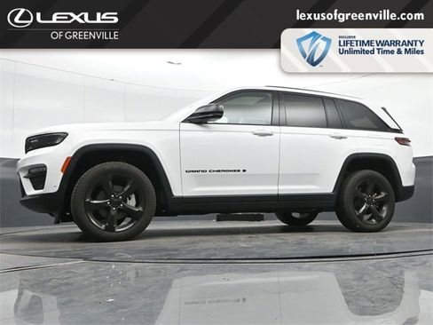 Used 2024 Jeep Grand Cherokee Limited w/ Luxury Tech Group II image 43