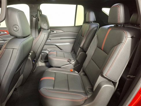 Used 2024 Chevrolet Traverse RS w/ LPO, Floor Liner Package image 14