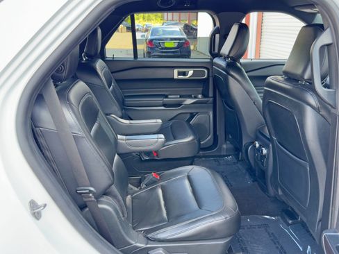 Used 2020 Ford Explorer XLT w/ Equipment Group 202A image 38