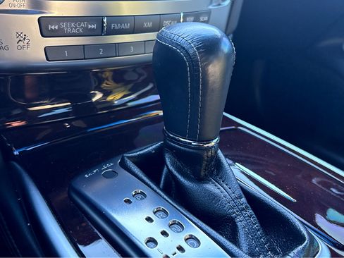 Used 2015 INFINITI Q70 3.7 w/ Sport Package image 19