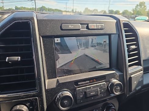 Used 2019 Ford F150 XLT w/ Equipment Group 302A Luxury AWD/4WD image 14