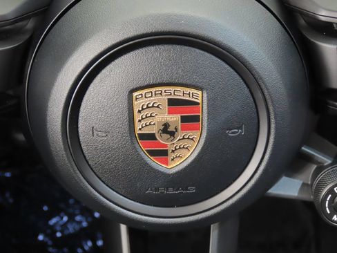 Certified 2026 Porsche Macan AWD/4WD image 20