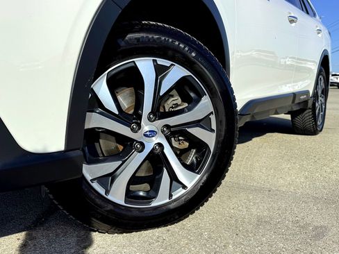 Used 2022 Subaru Outback Touring XT image 2