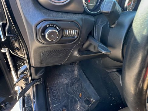 Used 2020 Jeep Wrangler Unlimited Rubicon image 25