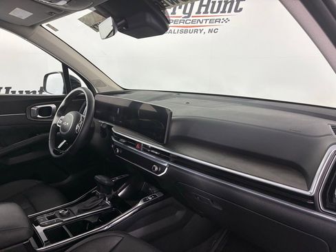Used 2025 Kia Sorento SX image 38
