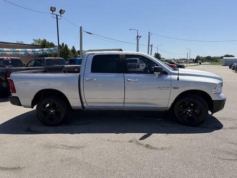 Used 2017 RAM 1500 Classic SLT w/ SLT Plus D←cor Group AWD/4WD image 8