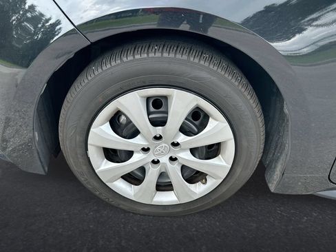 Used 2025 Toyota Corolla LE FWD image 10