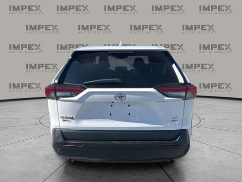 Used 2024 Toyota RAV4 LE image 4