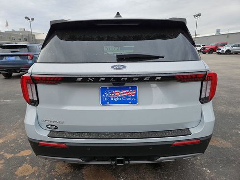 New 2026 Ford Explorer Active w/ Active Comfort Package image 10