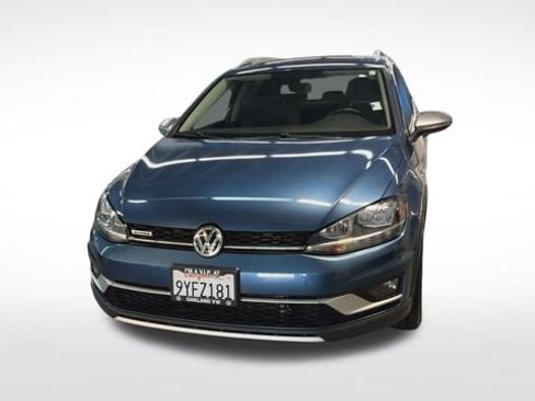 Used 2018 Volkswagen Golf Alltrack SE AWD/4WD image 3