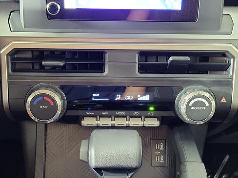 Used 2026 Toyota 4Runner SR5 AWD/4WD image 20