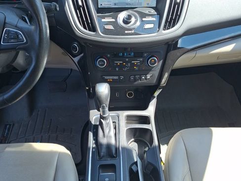 Used 2018 Ford Escape Titanium w/ Ford Safe & Smart Package FWD image 15