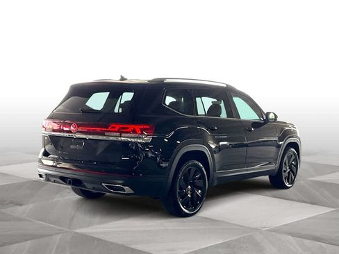 Used 2026 Volkswagen Atlas SE FWD image 8