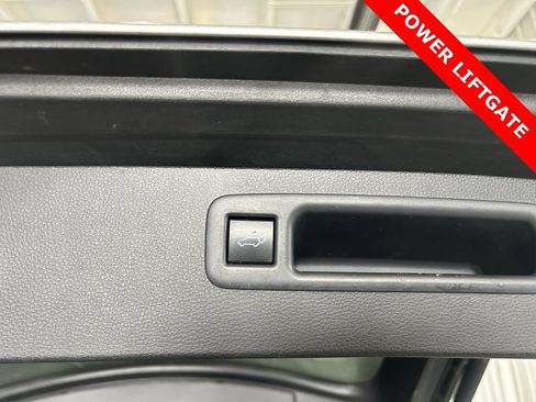 Used 2023 Toyota Highlander LE image 14