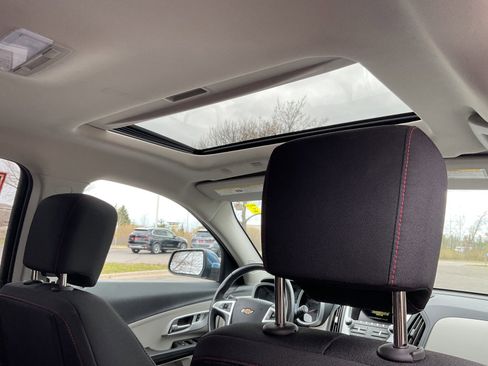 Used 2017 Chevrolet Equinox LT FWD image 16