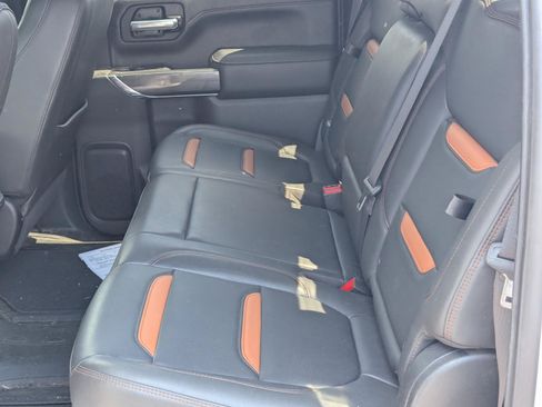 Used 2021 GMC Sierra 1500 AT4 w/ AT4 Premium Package AWD/4WD image 4